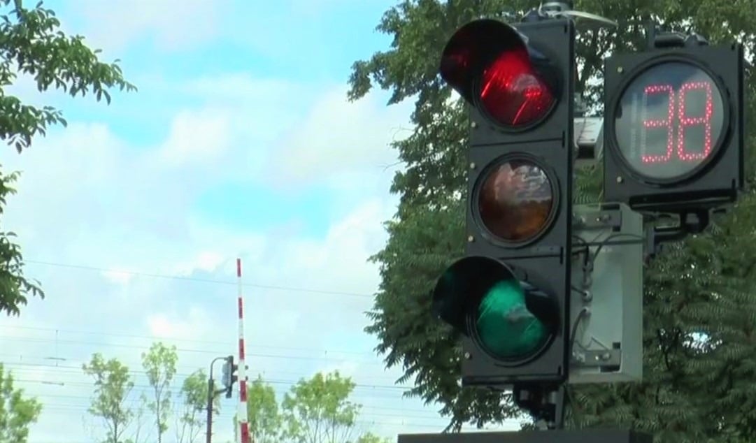 Traffic signal countdown timers lead to improved driver responses