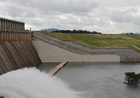 What is a Buttress Dam ? Types, advantages and disadvantages